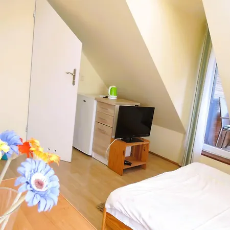 아파트 Double With Garden View,